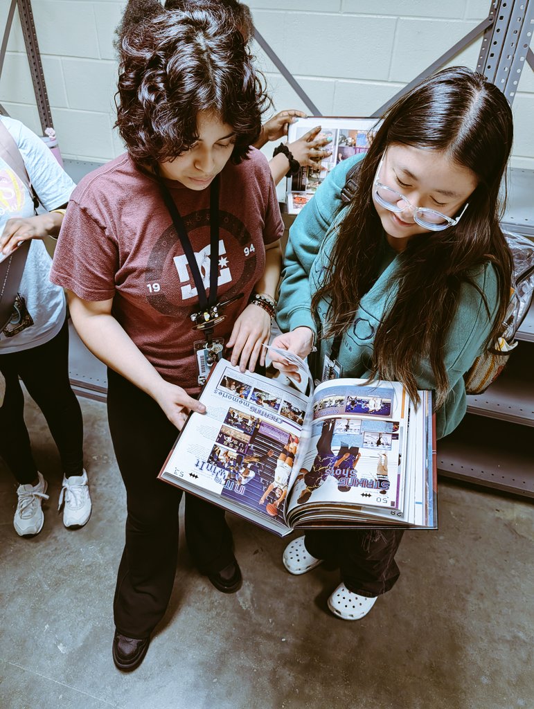 LeonhardtMrs's tweet photo. Yearbooks have arrived! We are so excited to finally see all of our hard work in print. Distribution will be May 18-20! 📚 https://t.co/FWTvWlIXt5