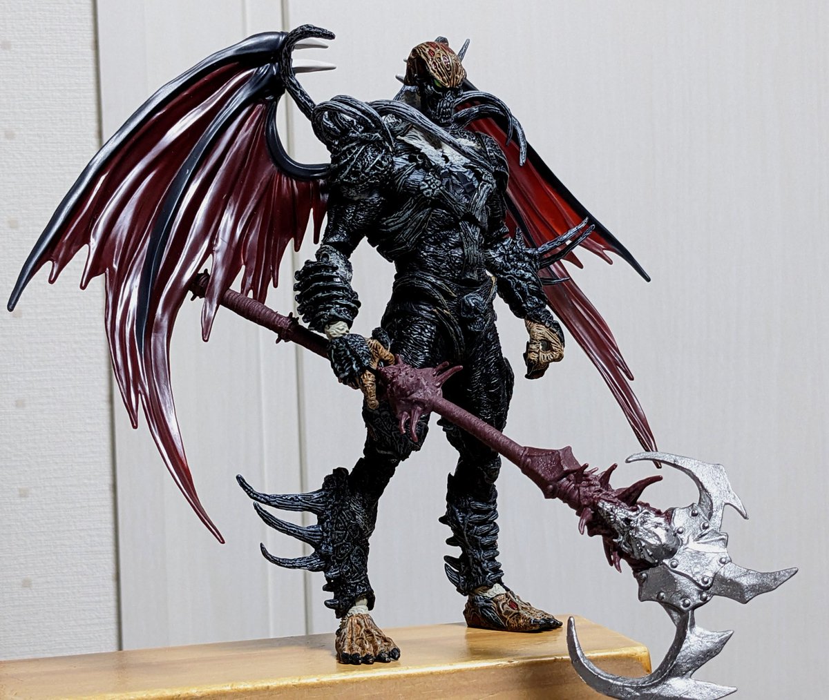 livesho_8459's tweet photo. 遊戯王のフィギュアから翼を拝借。
う〜ん、悪魔的(アクマティック)…！ https://t.co/V64TNyMdtD