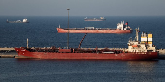 ibrakdbra0's tweet photo. The U.S. is moving quickly to cover a global oil supply shortfall as exports hit record levels. https://t.co/4ak2YJjXMo