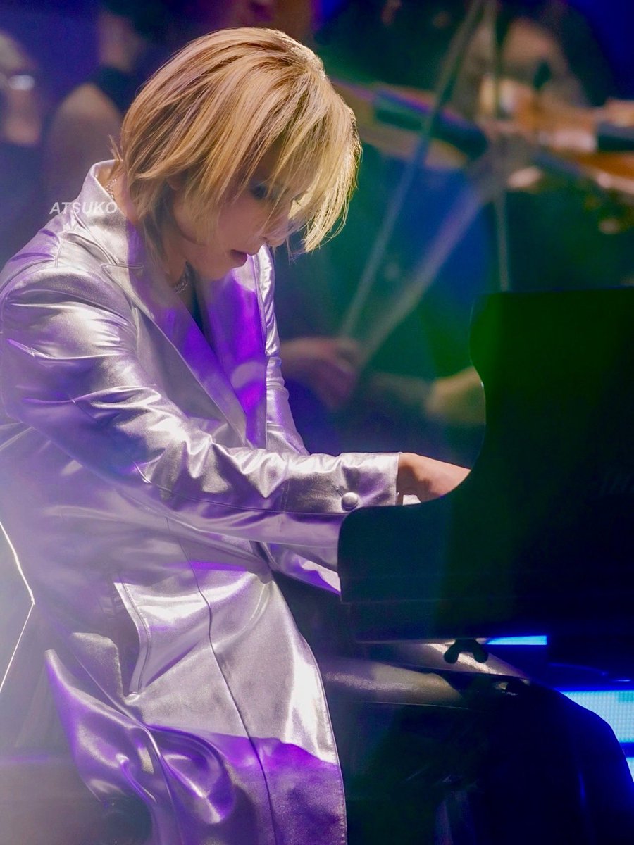love2_xy's tweet photo. @YoshikiOfficial YOSHIKIさん🌹✨

実生活とエンタメ性を充実させながら
芸術を創造する事は
半端なく難しい事なのだと想像します

自分を信じて切り開き貫く道は
険しく勇気の要る事だけれど
Artistが"人生の意味"を見出せた時
芸術の真髄がそこにあるのですね🥺

芸術を守り革新を齎す
#YOSHIKI さんを尊敬します🌹 https://t.co/usqXtza72Q