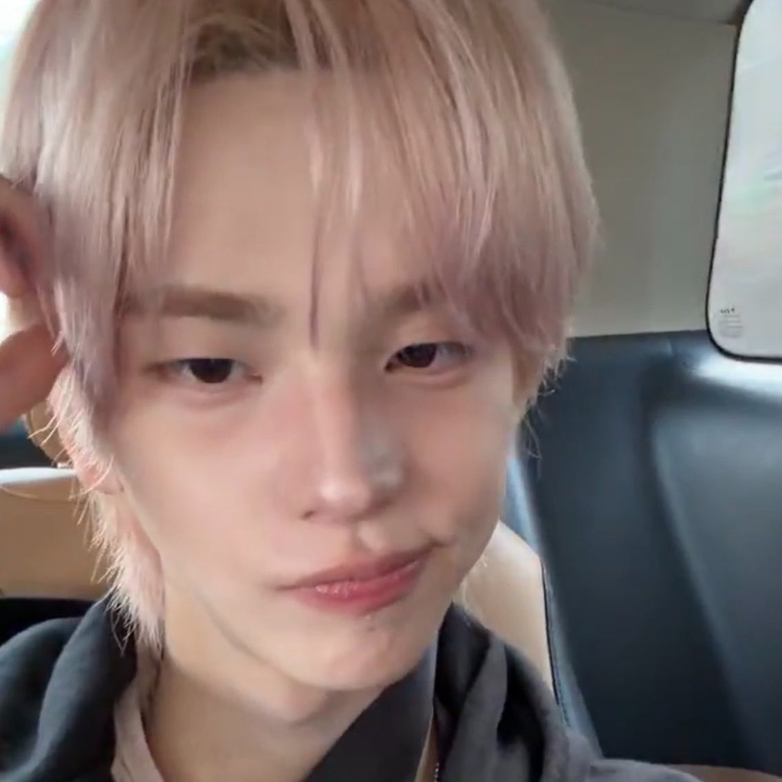 뉴뉴໒꒱ྀི₊˚ tweet media