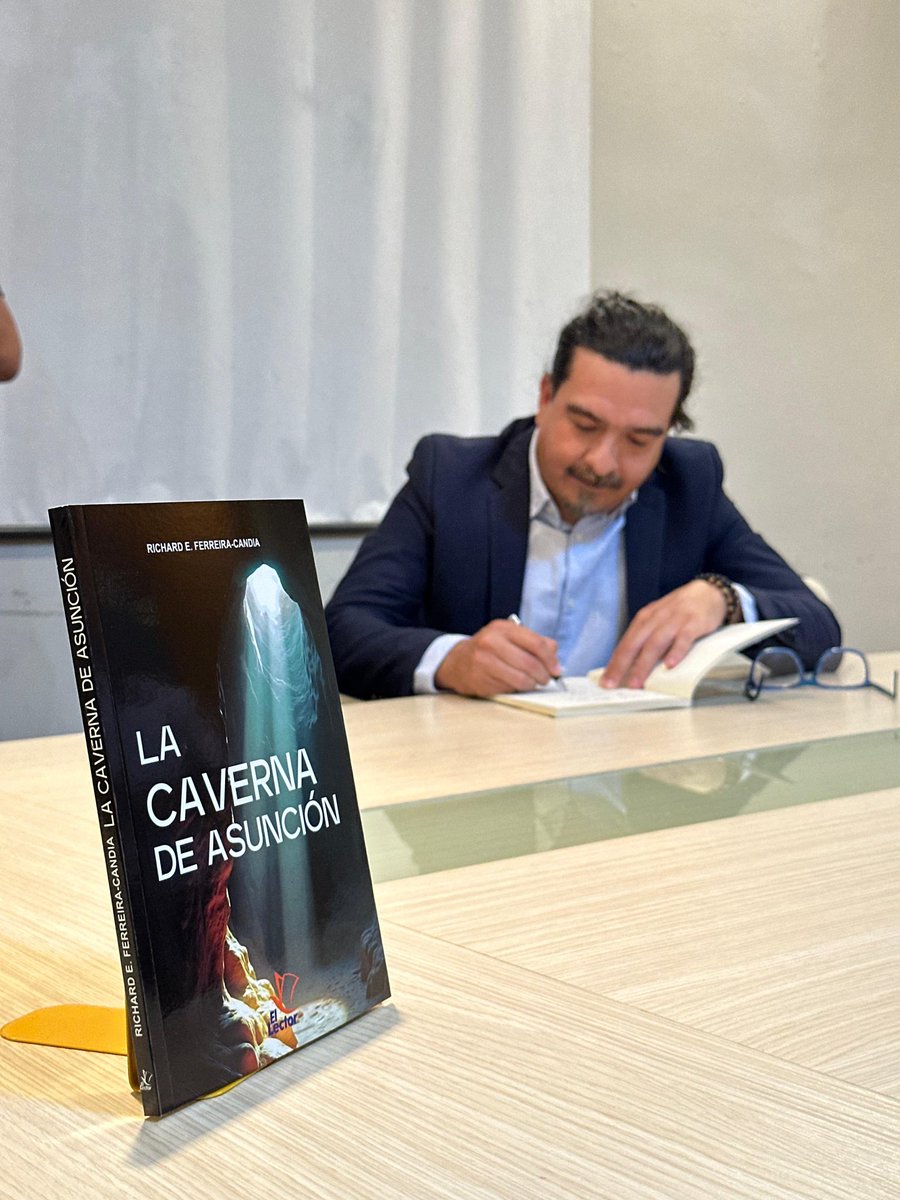 Richard E. Ferreira-Candia 📚☕🎧✍ tweet media