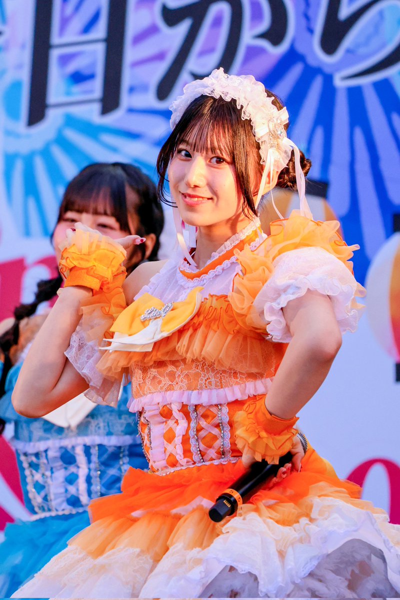 ななな tweet media