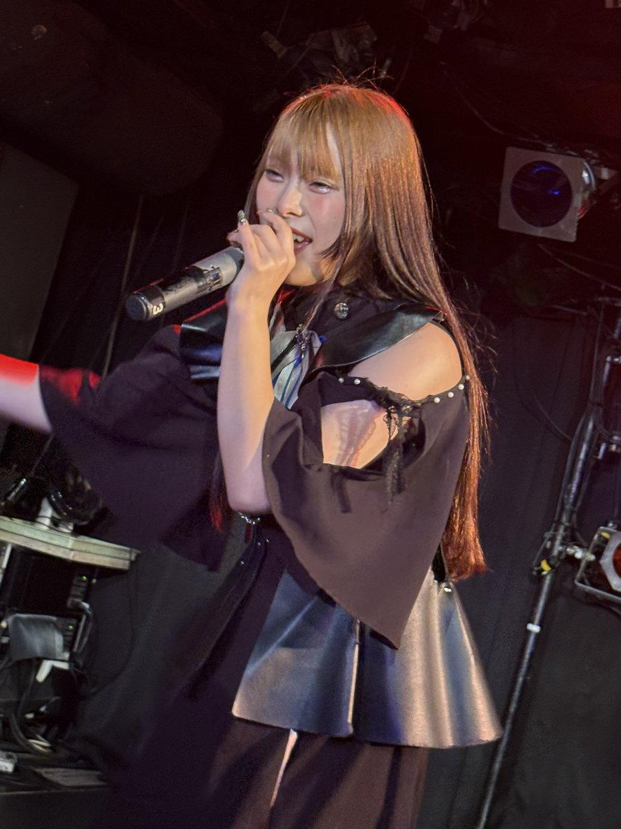 HiFi_no_fun's tweet photo. 2026/04/23💙
『入場無料！漆黒ノ協奏曲〜コンチェルト〜定期公演Vol.69』
📍LIVE INN ROSA

ヴィランの掟
冷酷の掟
百合乃心花【💙】
@kokoha_villain 
#気まぐれここにゃ

※関係者以外の保存や転載厳禁
保存したい場合はリプやDM等
にてお声がけください。

#ヴィラン征服中 https://t.co/odU2x7lOPI