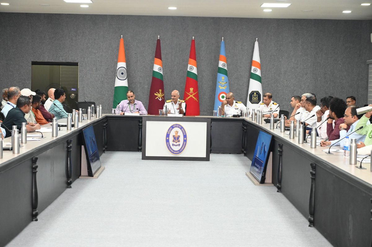 IN_HQSNC's tweet photo. Fostering synergy for a stronger, safer maritime future! ⚓

The 3rd edition of @DRDO_India Scientists Interaction Programme was conducted at Southern Naval Command, #Kochi from 05 - 06 May 26 . A group of 29 scientists visited @IN_NIAT,@IN_ASW_School, @IN_Garuda,  Naval Aircraft Yard (Kochi) and @IN_Dronacharya to gain deeper insights into Naval Operations and maintenance philosophy. 
Proudly working hand-in-hand towards strengthening indigenous defence capabilities and bolstering national security. 
#DefenceResearch #AatmanirbharBharat
