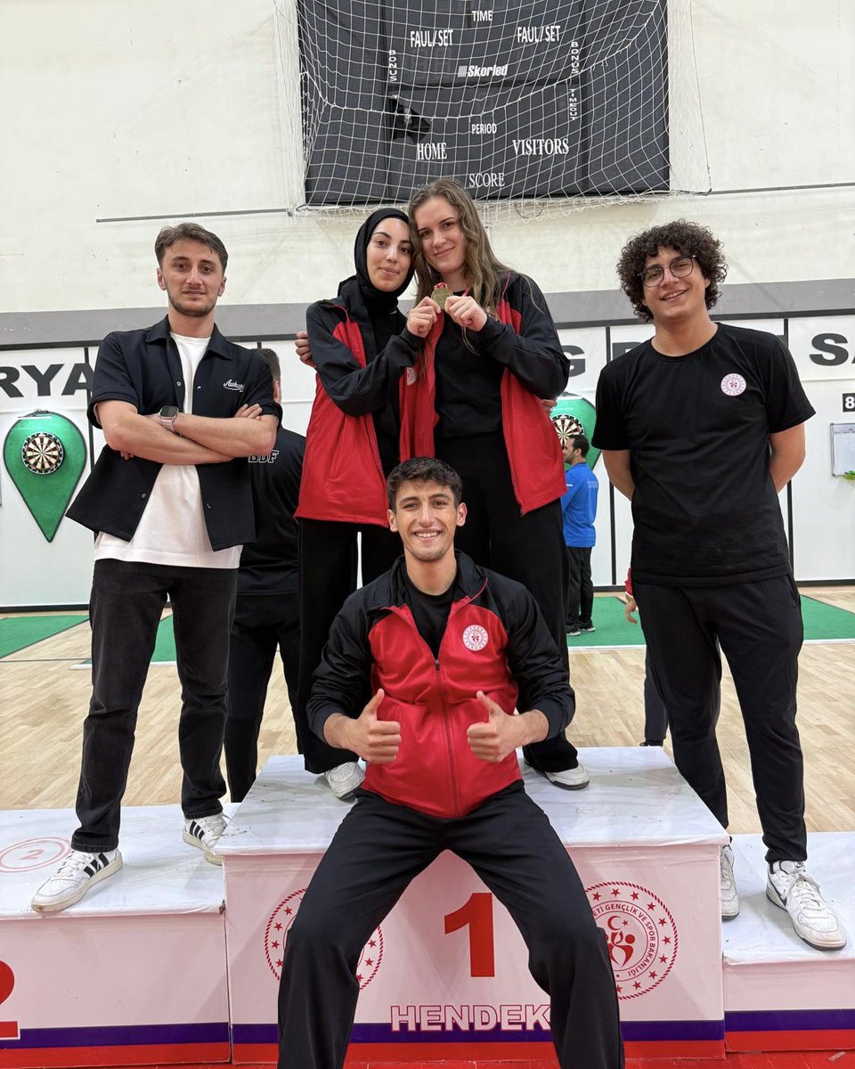 GSB_Eskisehir's tweet photo. 🎯 Eskişehir Yurdu olarak katıldığımız Sakarya Hendek Dart Turnuvası’nda öğrencilerimiz başarıları ve centilmenlikleriyle güzel bir iz bıraktı.

🥇 Bireysel kızlar kategorisinde öğrencimiz Fatma Aladağ’ın elde ettiği 1.’lik derecesi bizleri gururlandırdı.

#GSBYurtları https://t.co/uZf7tuOCBc