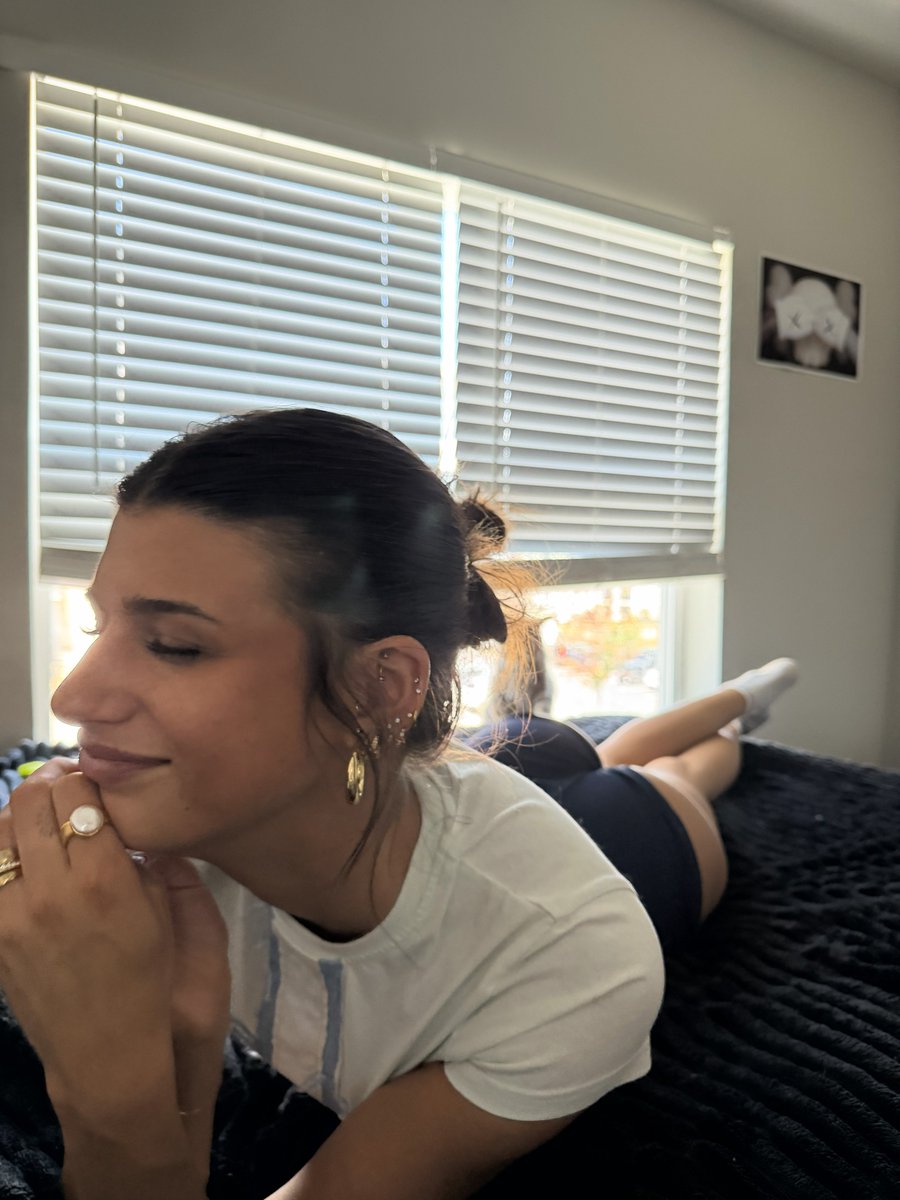 leah ann tweet media