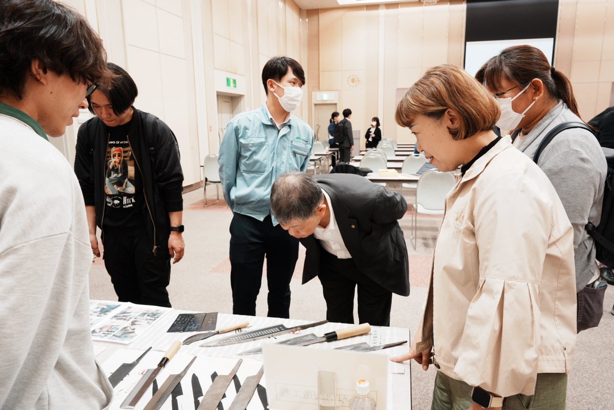 FactorISM2020's tweet photo. 4/24、堺商工会議所で #FactorISM2026 南エリア説明会を開催！

近畿経済産業局のお話や、参加企業のリアルな声から、オープンファクトリーが会社・社員・地域にもたらす変化を共有しました。

オンライン説明会も追加決定！
5/12(火)15:00〜 Google Meet開催
申込👇
https://t.co/7CtF6swElq https://t.co/wqfcDNxDYv