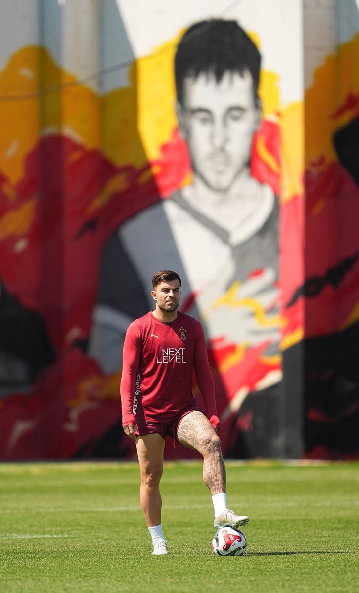 GalatasaraySK's tweet photo. 🦁 Galatasarayımız, Trendyol Süper Lig’in 33. haftasında H. Antalyaspor ile yapacağı maçın hazırlıklarını bugün Kemerburgaz Metin Oktay Tesisleri’nde yaptığı antrenmanla sürdürdü. #GSvANT https://t.co/bijdhCyJMr