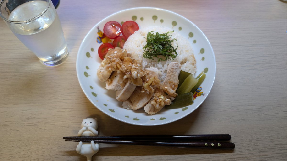 ナンプラーとパクチー苦手だから、白だしと大葉で代用した和風カオマンガイ