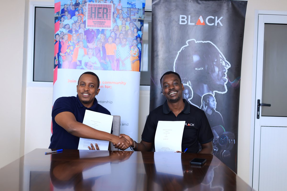 herworkingwomen's tweet photo. We are pleased to announce that @blacklyfug is officially our partner.
Welcome to the HER Working Women family @blacklyfug 🤝.
#HERWorkingWomen #BlackLife #NewPartnership https://t.co/PZQVGLKyno