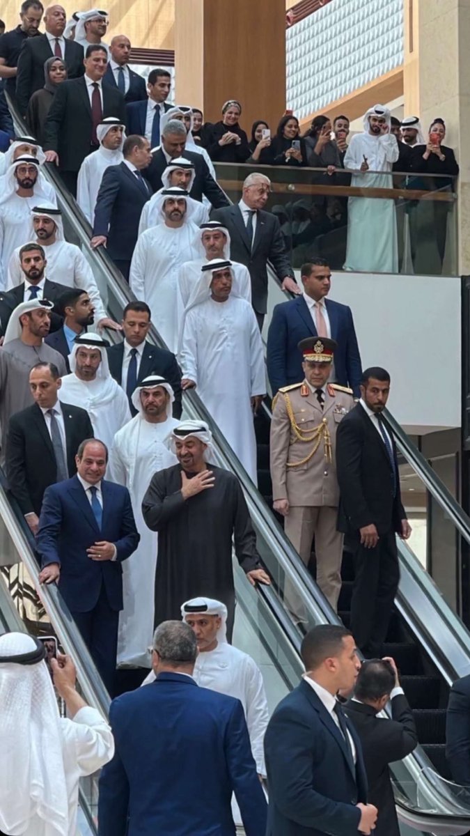 في وسط شعبه… يبدو الوطن أكثر طمأنينة❤️🇦🇪