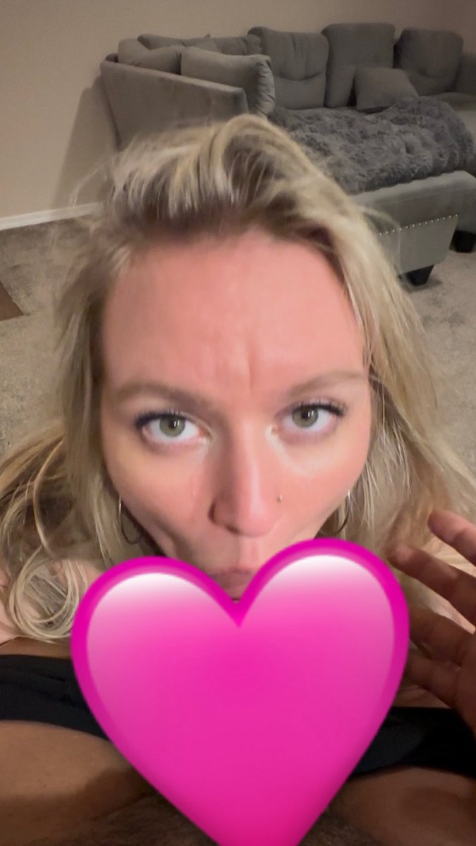 BBay___'s tweet photo. Can I suck your dick please ??  Come watch the full video by clicking the link in my bio 💦🍆👅

#onlyfans #sucking #fucking #dailycontent
#blonde https://t.co/RkNMdgfmOL