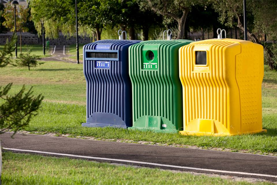 Malta tenho uma ideia revolucionária para a reciclagem de embalagens sem aumentar preços:

Ecoponto amarelo
