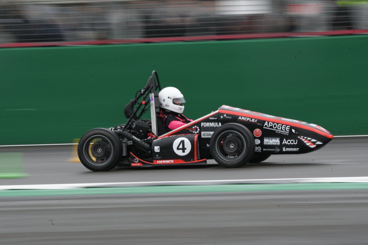 FormulaStudent's tweet photo. Traction, torque, and timing: cars zooming off the line on the Acceleration course. This is #formulastudent at full send! #throwback https://t.co/NYf6bcpL8c