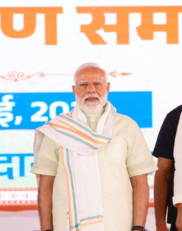 NitinNabin's tweet photo. आज पटना के गांधी मैदान में बिहार सरकार के नवगठित मंत्रिमंडल के शपथ ग्रहण समारोह में माननीय प्रधानमंत्री श्री @narendramodi जी के साथ सम्मिलित हुआ।

‘सबका साथ, सबका विकास, सबका विश्वास’ के मूल मंत्र के साथ प्रधानमंत्री जी के नेतृत्व में सरकार गरीब, युवा, किसान एवं महिलाओं के सशक्तिकरण को केंद्र में रखते हुए सुशासन और विकास के नए आयाम स्थापित करने हेतु पूर्णतः प्रतिबद्ध है।

इस अवसर पर माननीय रक्षा मंत्री श्री @rajnathsingh जी, माननीय गृह मंत्री श्री @AmitShah जी, पूर्व मुख्यमंत्री श्री @NitishKumar जी, केंद्रीय मंत्री श्री @JPNadda जी, मुख्यमंत्री श्री @samrat4bjp जी, जदयू के राष्ट्रीय कार्यकारी अध्यक्ष श्री @SanjayJhaBihar जी एवं वरिष्ठ नेतागण उपस्थित रहे।

@BJP4Bihar
