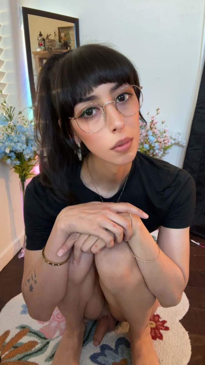 Tsdawnbby's tweet photo. Say “yes” if I can sit on your face until I cum 😋 https://t.co/0bZhuhdC2p