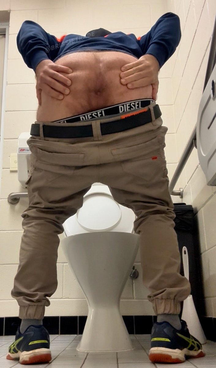 brissietrade's tweet photo. Suck my tradie hole https://t.co/KLsjBT4U2L