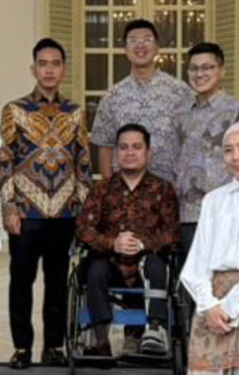 Indonesian Poop Base tweet media