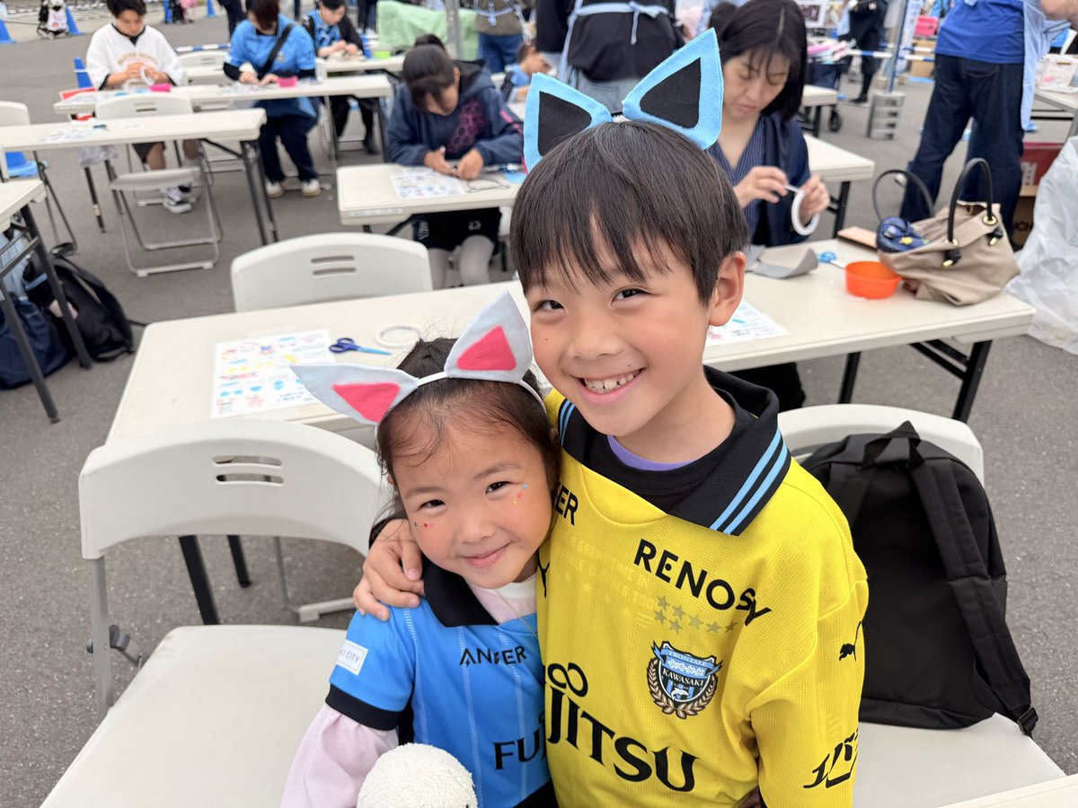 ≪5/17 町田戦 #ワンダーニャンド≫

あなたはイヌ派?ネコ派?🐶🐱

毎年人気の『イヌ耳･ネコ耳カチューシャ作り教室』を今年も開催!
完成したら、ぜひ身につけてワンダーニャンドを楽しもう✨

特設ページはこちら🐾
frontale.co.jp/lp_games/2026s…
【プロモ】 #frontale