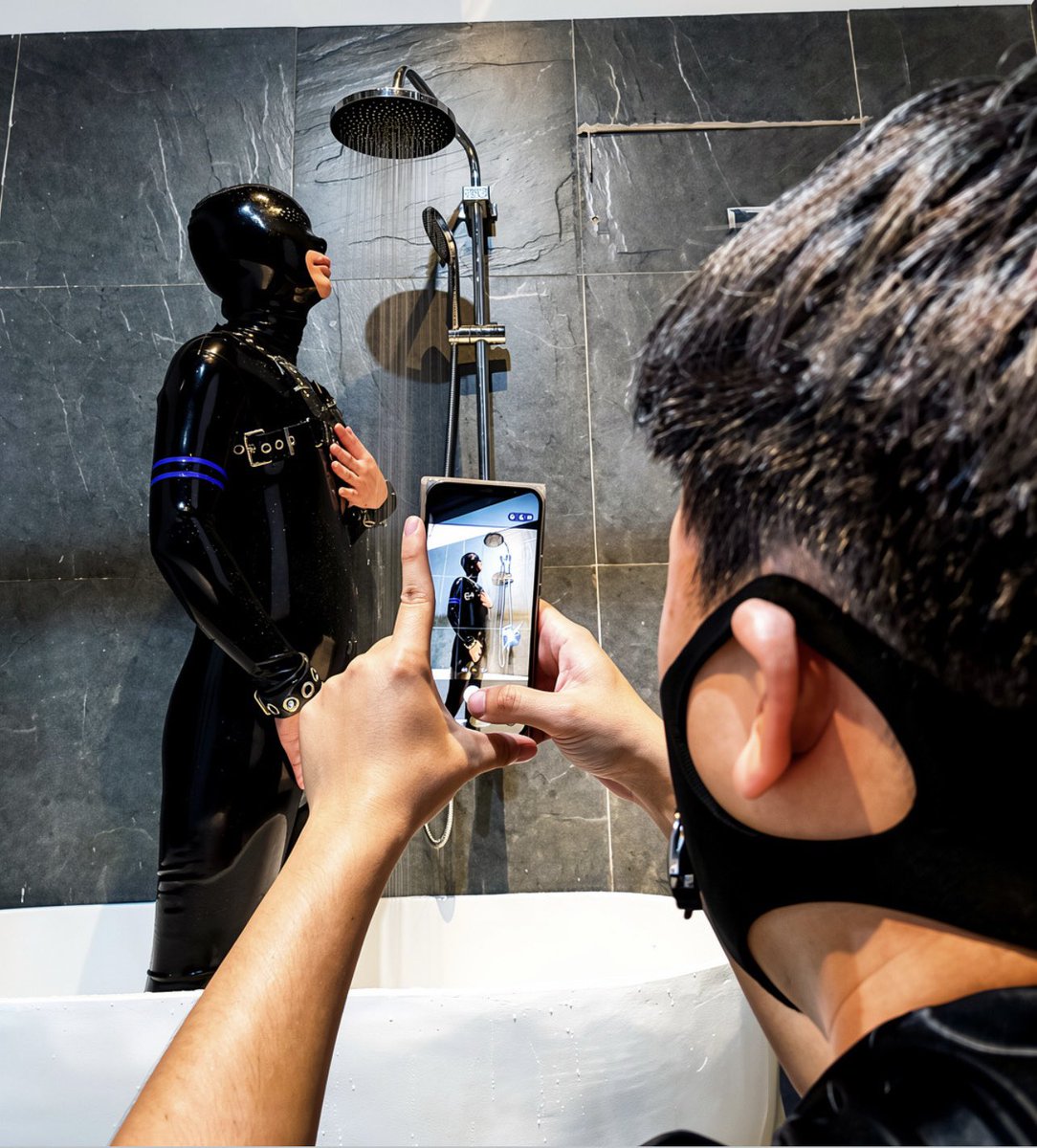 Rubber_B tweet media
