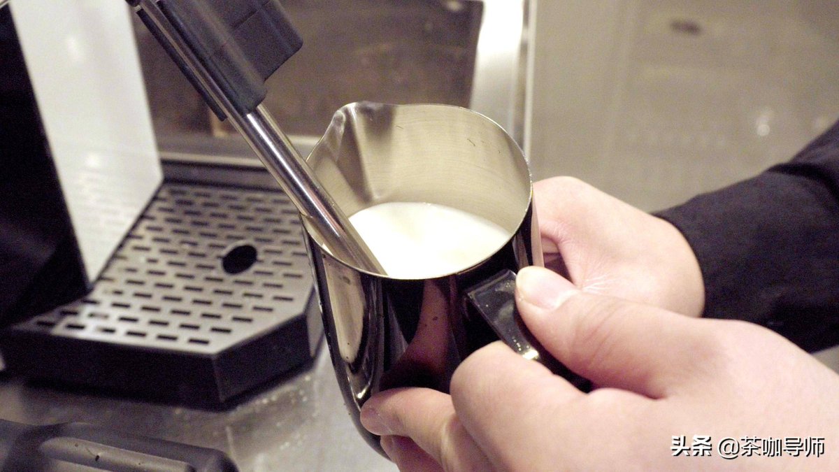 Саша Булах tweet media