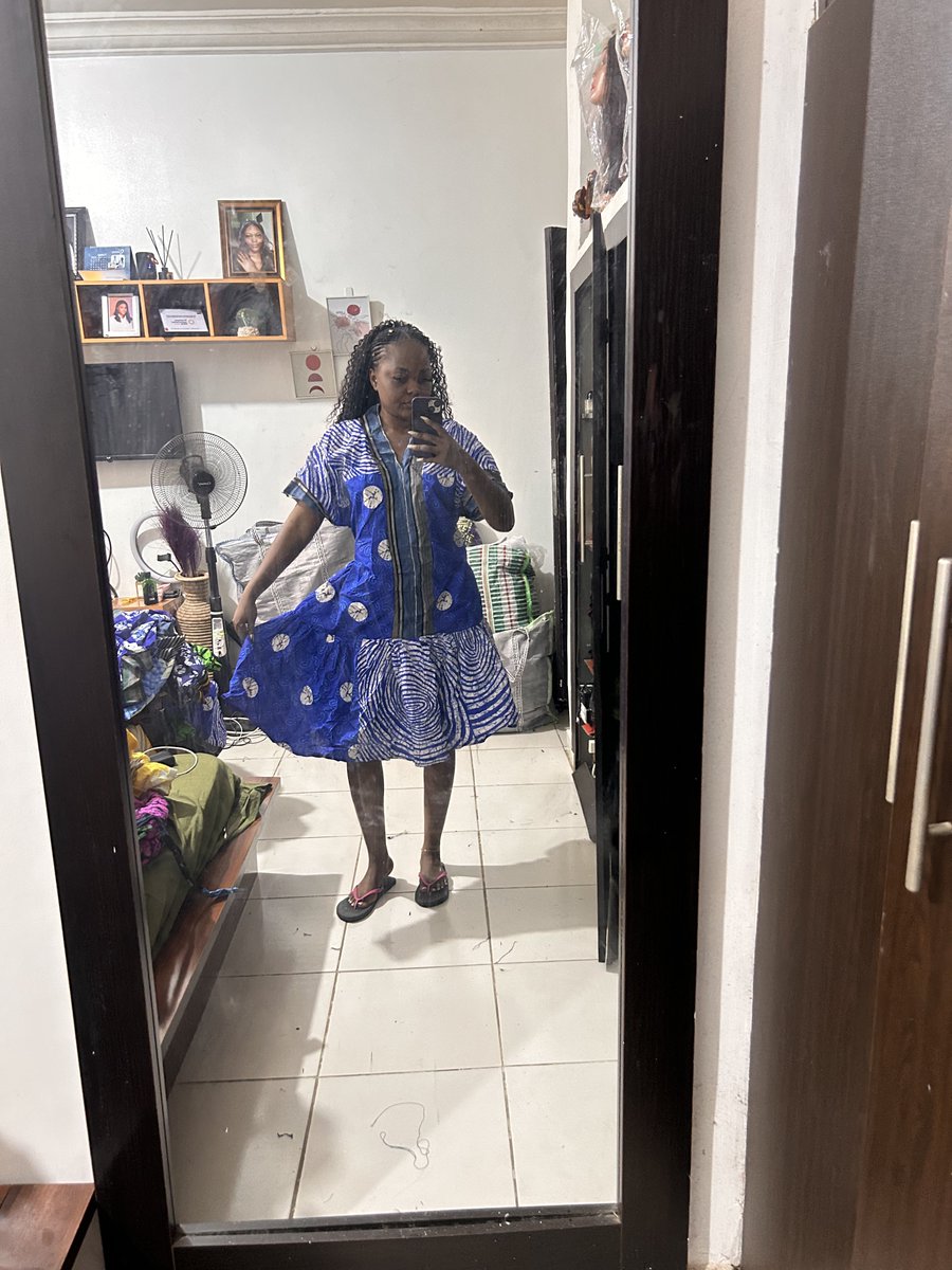 yay_tunes's tweet photo. Simple gown with ofi 
Location : Abuja 
Size 6-16
Price :12k
Cc @Yaytunesapparel 
Pls help RT https://t.co/5NCDkEjMY6