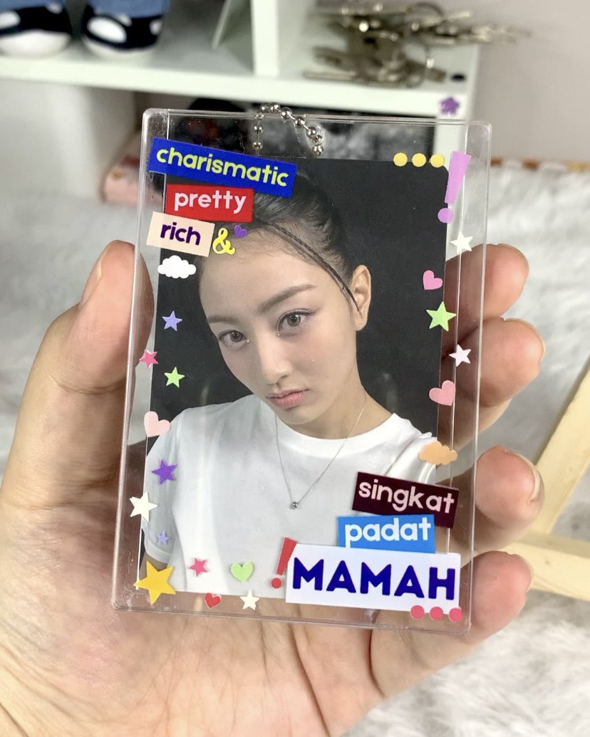 hongjisooflower's tweet photo. [help like &amp; rt 🤍]

PAPAH MAMAH PHOTOCARD HOLDER 💰🤑

ready stock sisa dikitttt kalopun restock kayaknya bulan depan karena vendornya super duper LAMAAAAA BANGET 😣
🍊 : https://t.co/AUfMjirNKh https://t.co/GkKxjRTU3G