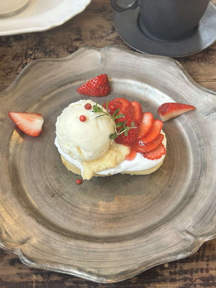 chostraw_sweets's tweet photo. 徳島で行ったカフェ☕️
可愛いし美味しかった♡

📍292 COFFEE&amp;BAKE
📍ろうそく夜 https://t.co/ZAFKPPm804