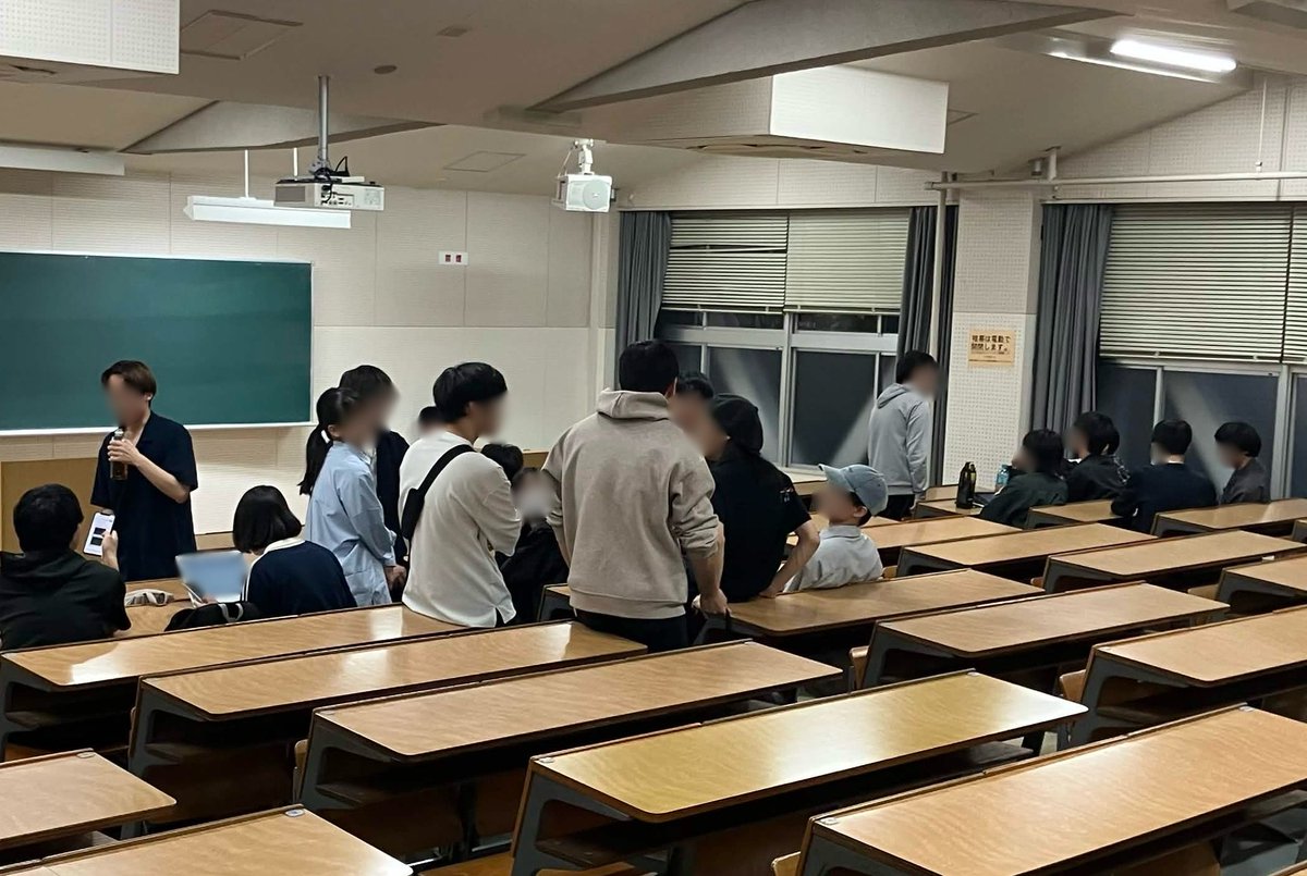 fu_frhythm's tweet photo. サークルメンバーを集め、改めて説明会を実施しました！
初めましての方もたくさんで、説明会が終わったあとは皆わいわい話したり、音ゲーしたりしておりました〜！

#福岡大学  #福大サークル https://t.co/lrPi8x6ev5