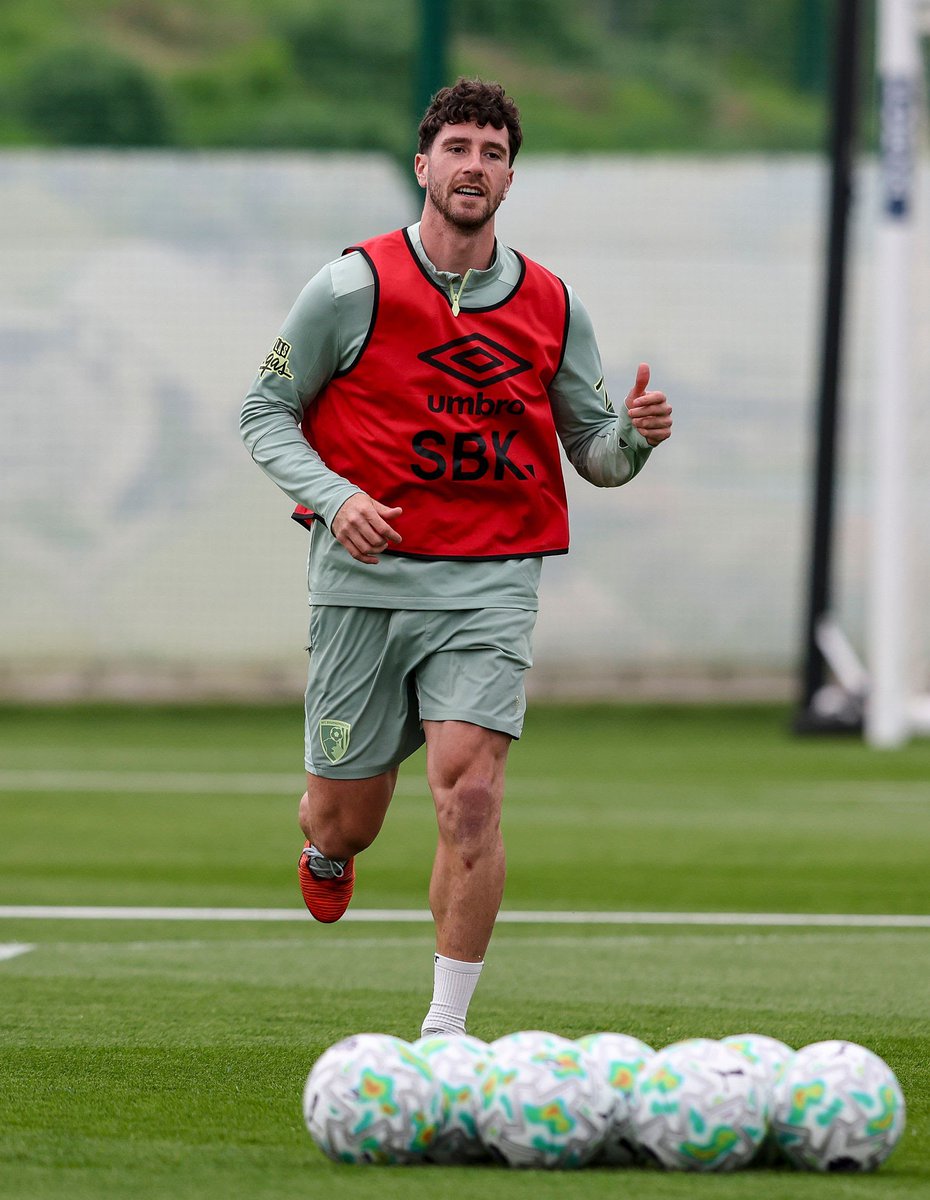 rincon_anfield's tweet photo. 🚨💣 Comenta @ptgorst que el Liverpool NO va a ir tras Marcos Senesi, ya que Ibrahima Konaté está muy cerca de firmar su renovación contrato, que será de larga duración. #LFC #YNWS https://t.co/EW6j5mpxgT