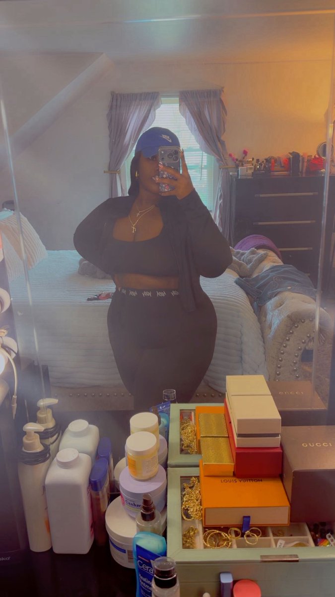 honey dip 🍯 tweet media