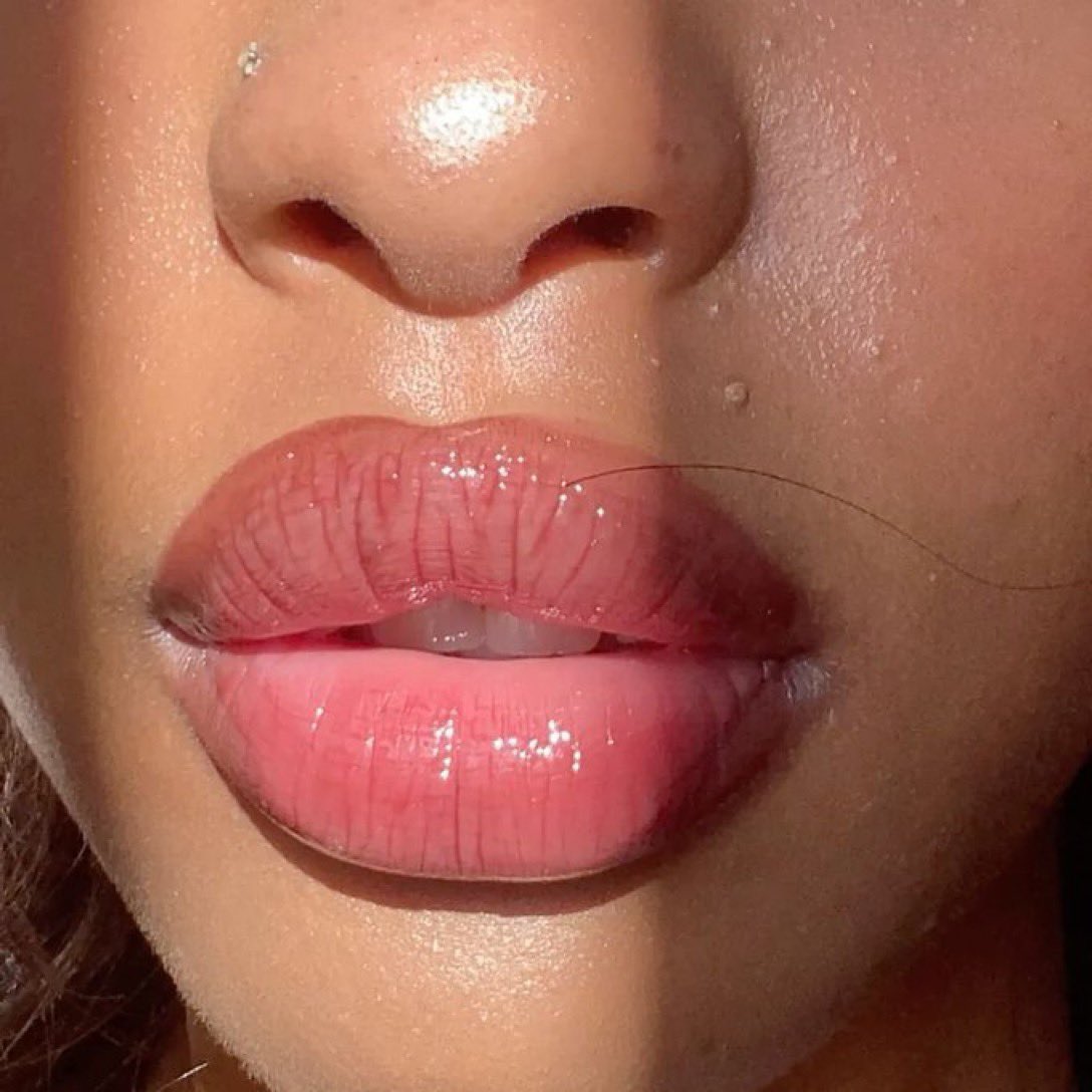 Victor__mario's tweet photo. Guys let's me sincere. If this lips is not your girlfriend own it won't be pleasurable kissing it https://t.co/Ppk9y8MyCP