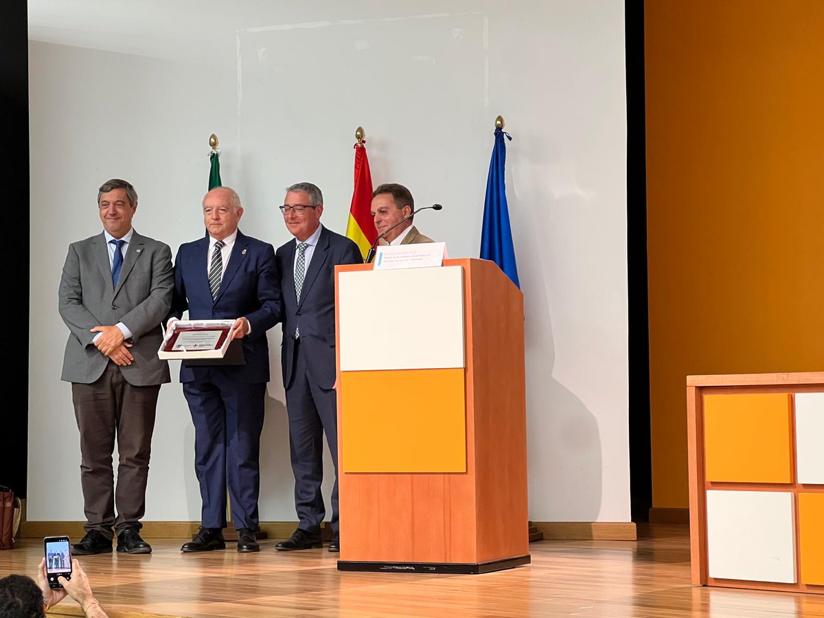 Antiguos Alumnos de la Universidad de Málaga tweet media