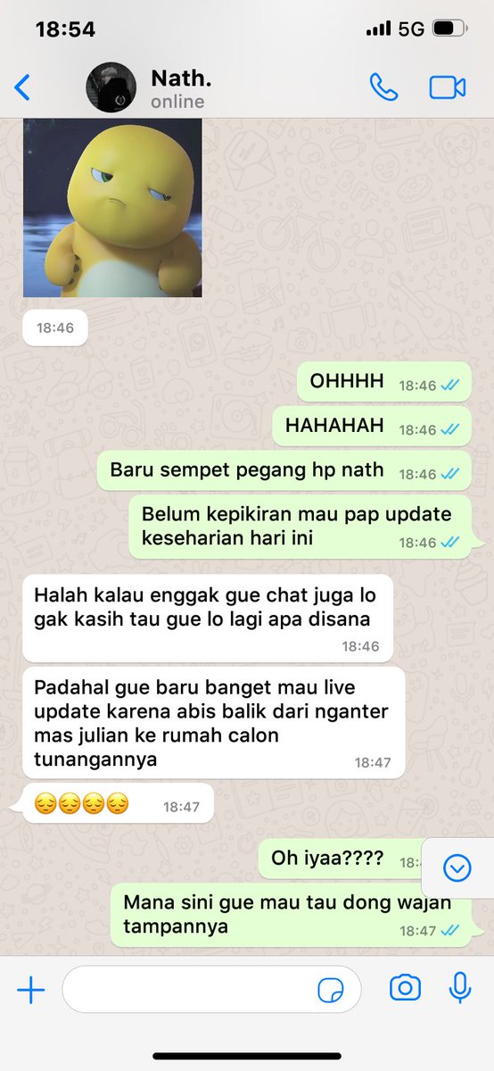 writesshaa's tweet photo. Nath kalo jauh dari Kath rewel banget demi apapunnn???

a #bluesy two tweet au. https://t.co/sCseI5Pnk7