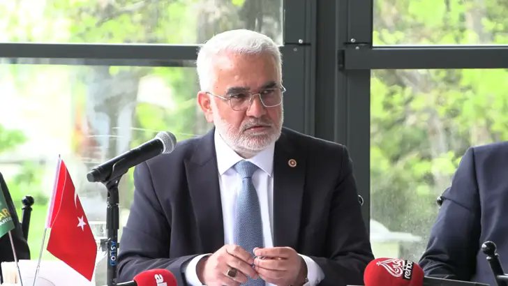 Genel Başkanımız Sayın Zekeriya Yapıcıoğlu:

Enflasyonla mücadele edilecek diye dar gelirliyi geçinemez duruma getirmenin makul ve açıklanabilir bir izahı yoktur. 

Bu yüzden mutlaka diyoruz ki; hem asgari ücrete hem de emekli maaşlarına bir an önce iyileştirmeler yapılmalı.