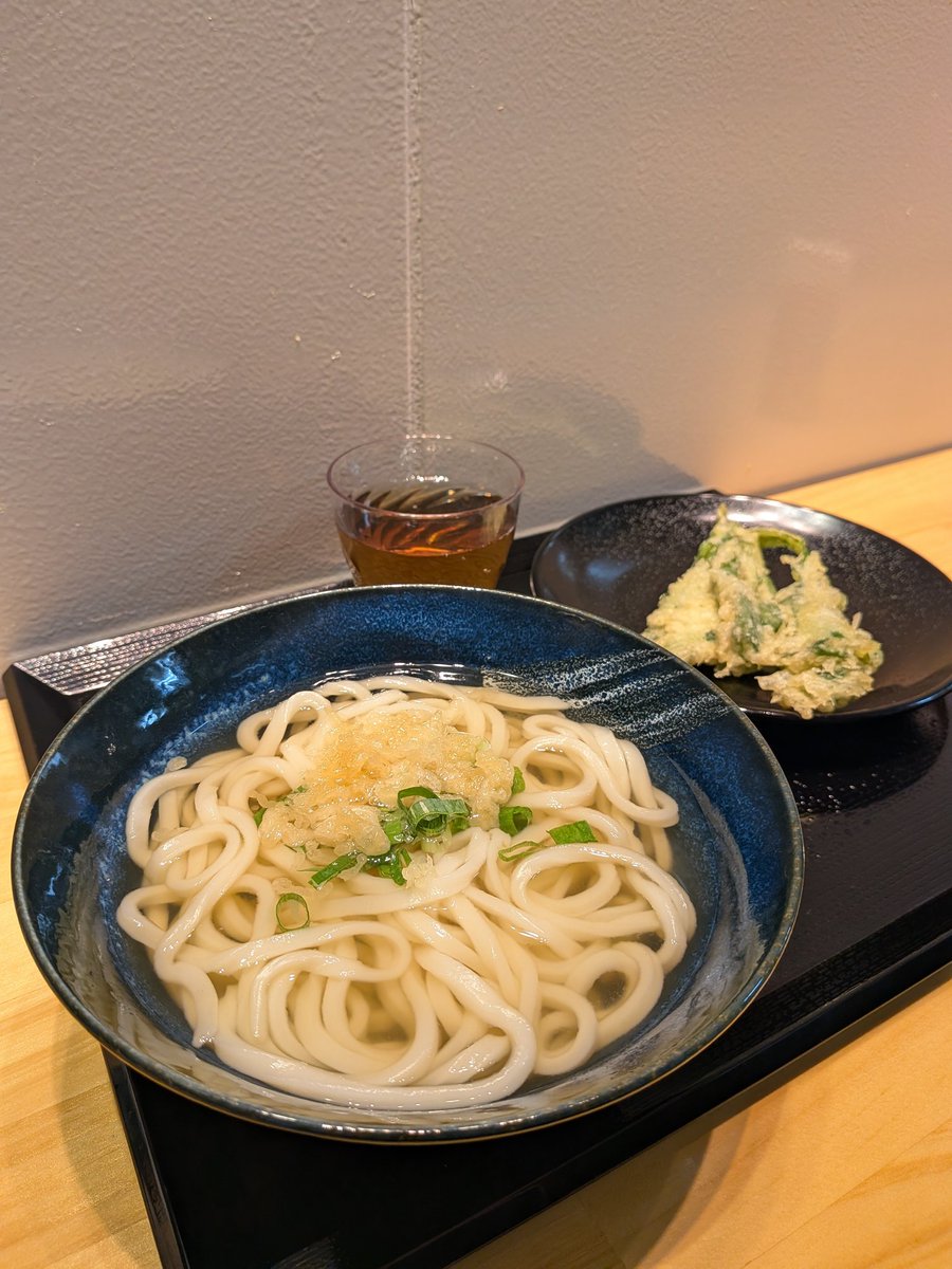 te_17513's tweet photo. ごちそうさまでした😊🙏
#鳥取グルメ
#鳥取ランチ
#河野製麺所 
#うどん https://t.co/sHzSNb0Ley