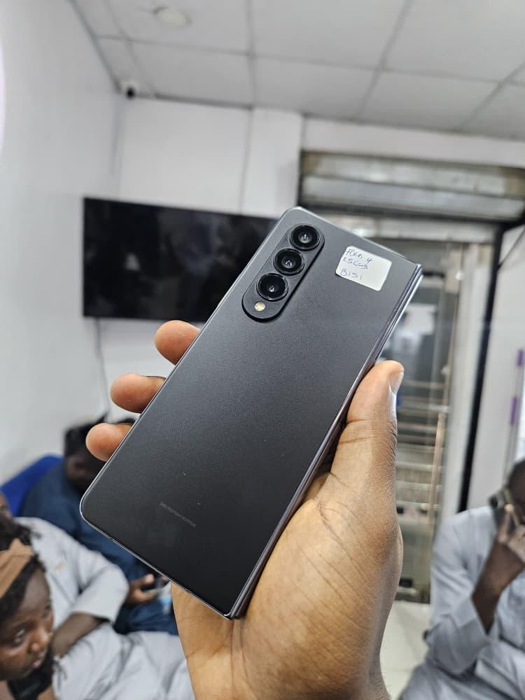 Zgadgetss's tweet photo. Samsung Galaxy Fold 4 256GB - ₦650,000

iPhone 14 Pro Max 128GB eSIM Unlocked BH🔋87% - ₦750,000 https://t.co/vcXlLB5V6W