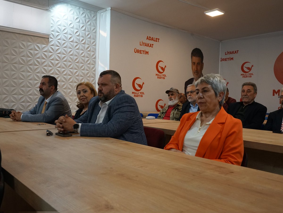 milliyolgm's tweet photo. Genel Başkanımız Sayın Remzi Çayır Milli Yol Partisi Genel Merkezi'nde Basın Toplantısı gerçekleştirdi. https://t.co/ClhsdjtEmT