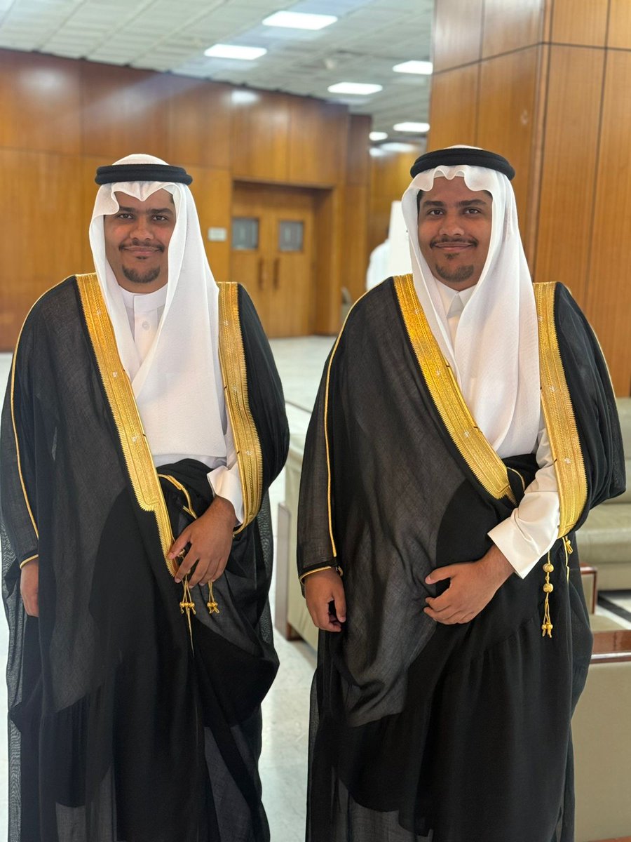 mohammed77saed's tweet photo. الف ألف مبروك لأخي الغالي [ابوعبدالملك] تخرج الأبنين سعيد  وإبراهيم من #جامعة_الامام_محمد_بن_سعود_الآسلامية
أسأل الله تعالى أن يجعله رفعة لهما وسعادة في الدارين وأن ييسر لهما عملا صالحا يخدمان به الدين والوطن إنه سميع مجيب
ألف مبروك يا سعيد
وألف مبروك يا ابراهيم
وعقبال الدكتوره https://t.co/Hqjc5AnBNS