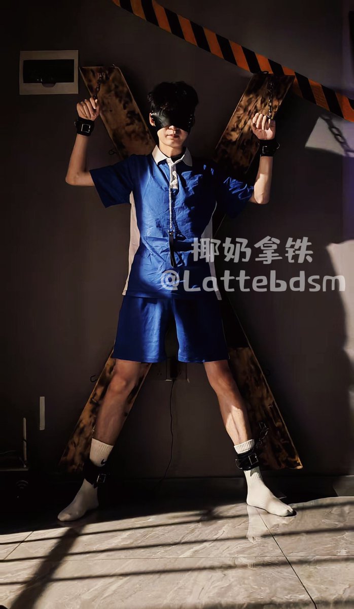Lattebdsm's tweet photo. 果然有场地就是出片快 https://t.co/7aijcWajer