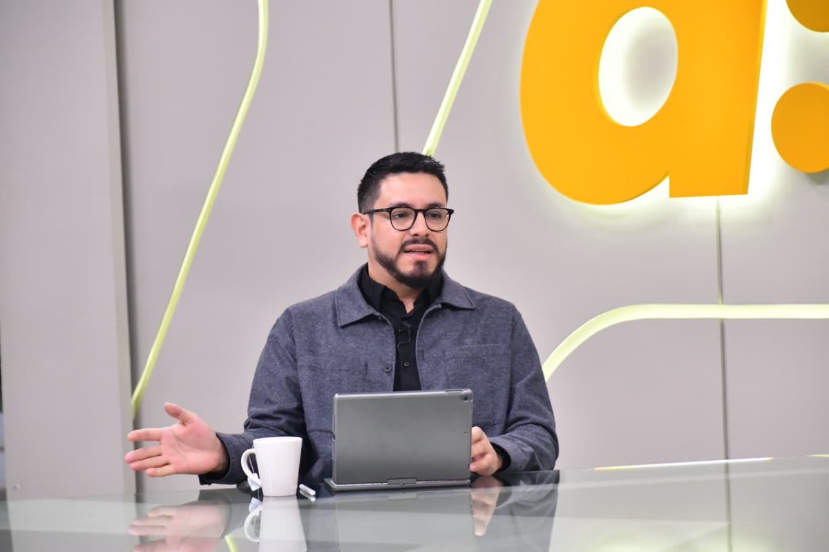 Diario El Salvador tweet media