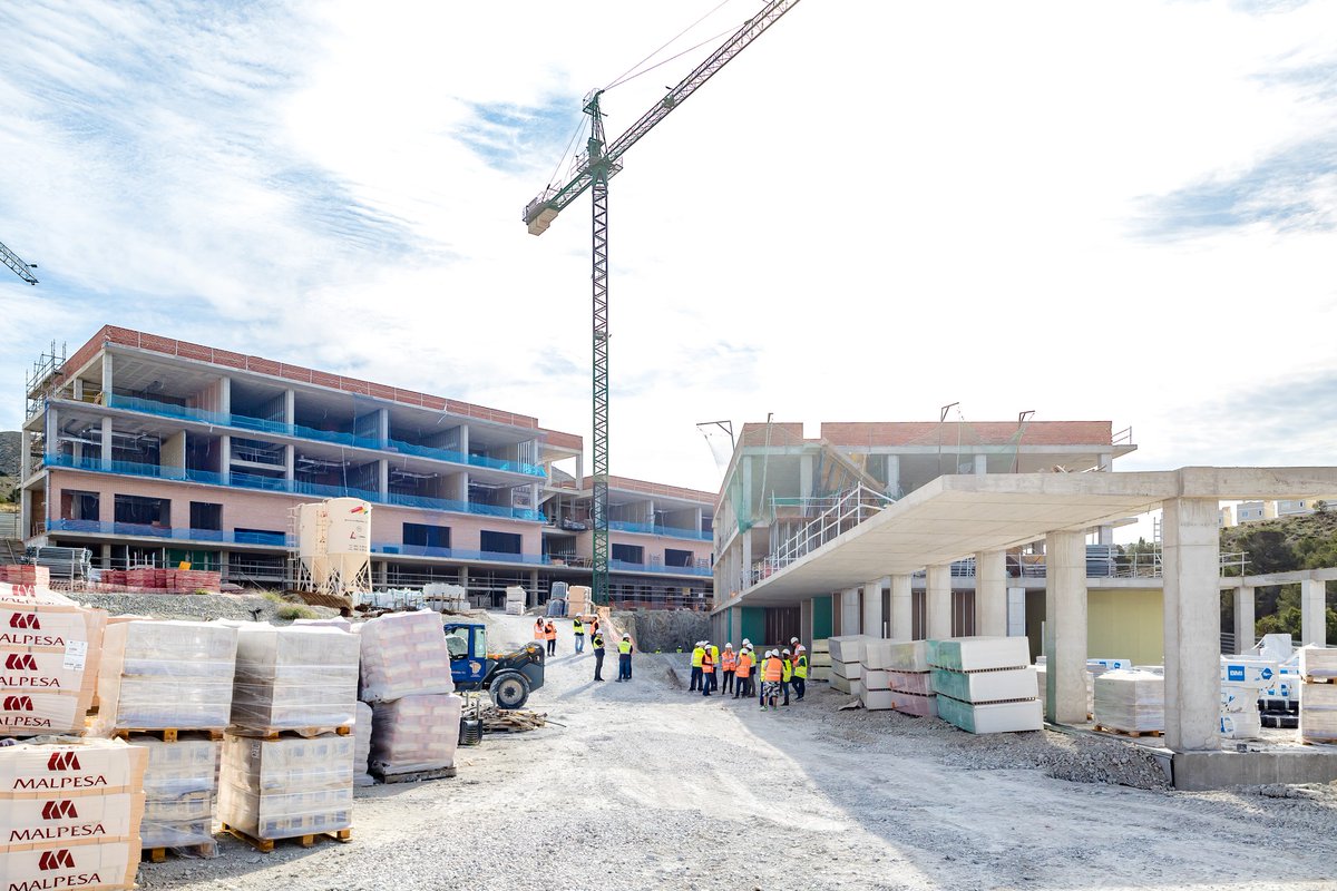 AytoFinestrat's tweet photo. #EDUCACION La Alcaldesa de #Finestrat, Nati Algado, visita las obras del Instituto y avanza que el centro educativo de ESO, Bachiller y ciclos formativos estará terminado a finales de año  https://t.co/mjWanuln1a #Juventud https://t.co/uZZ6tBZPHD