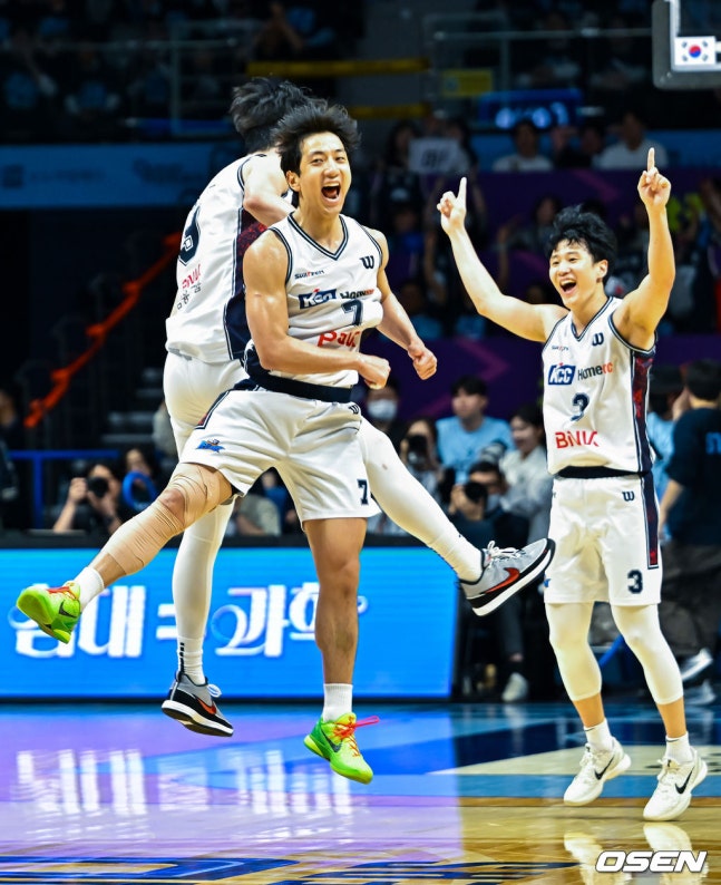 heocheonsa95's tweet photo. 260507 챔피언결정전
vs 소노
후니 기록
35:41
19PTS
ㄴ 2점 4/4
4REB
12AST

#허훈

더블더블 ㅊㅋㅊㅋ 🥳🥳 https://t.co/2aXS2RCGKd