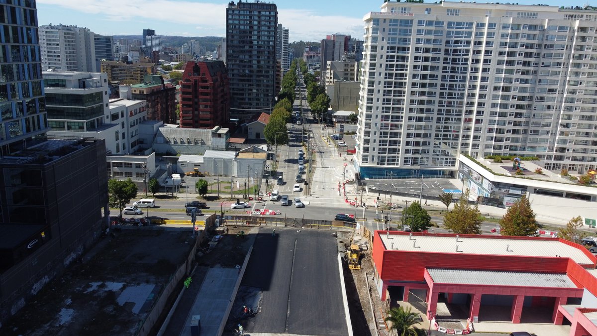En Concepción, el Viaducto Chacabuco entró en su recta final.

➡️La construcción de esta obra, clave para el Gran Concepción, sigue a paso firme a fin de mejorar los tiempos de traslado y la calidad de vida de miles de penquistas.
✅ Estado actual: 88% de avance.