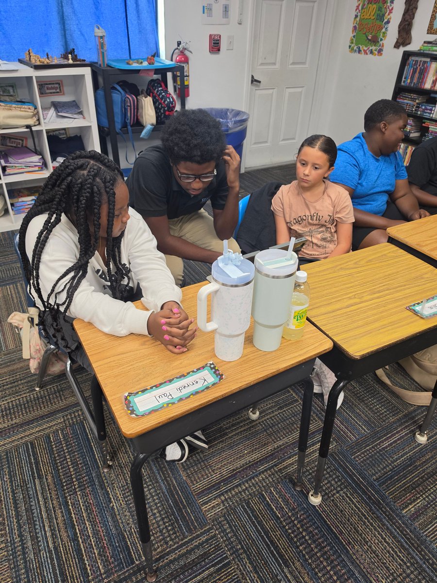 BrandonAcademy's tweet photo. Our Spanish 1 students visited the 5th-grade class to share the Spanish children’s books they created!

#BrandonAcademy #bacommunity #QualityEducation https://t.co/4pSksX8N7F
