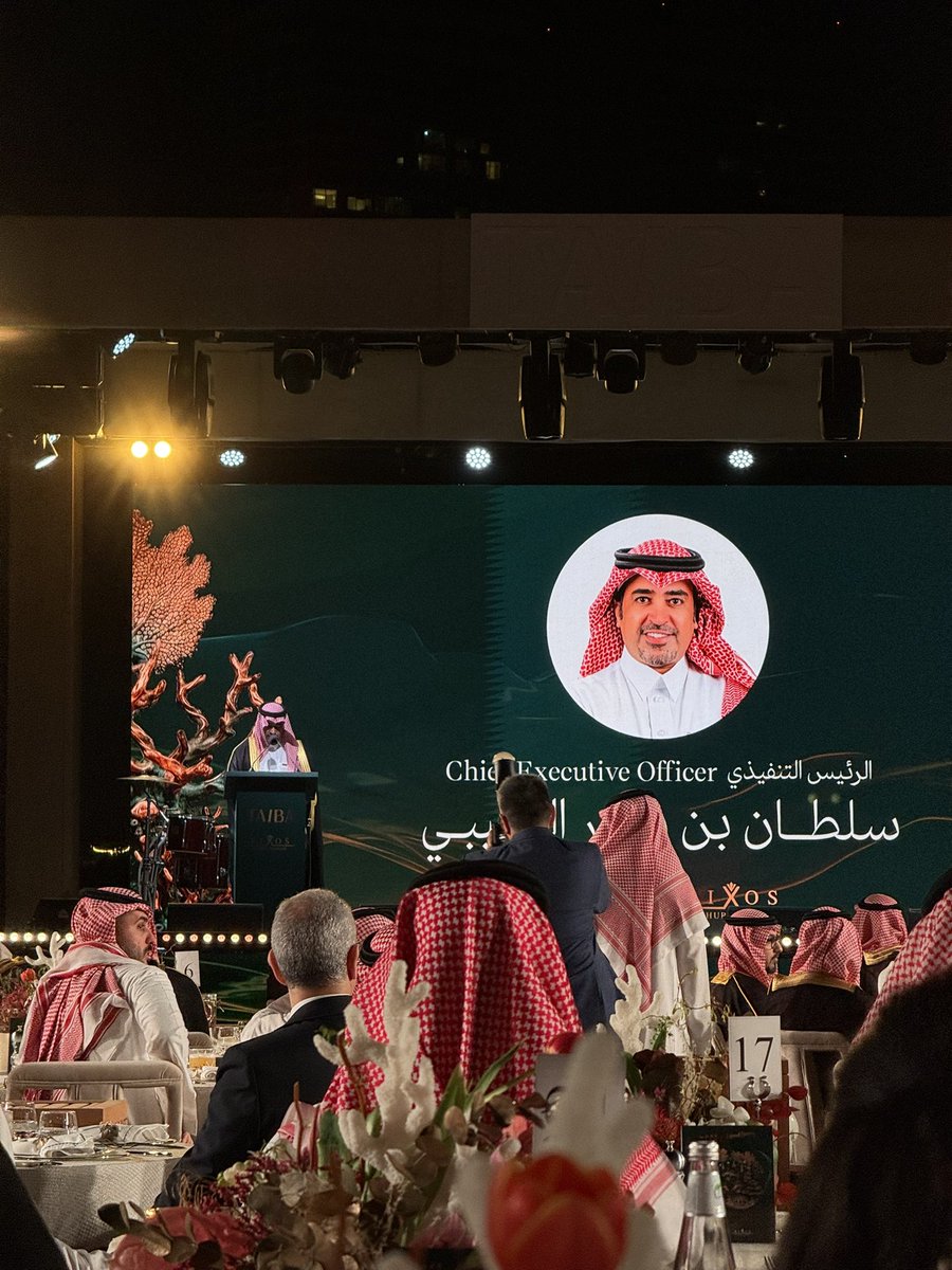 AKA_Emrys's tweet photo. ليلة لا تُنسى في ريكسوس ابحر جدة. 🇸🇦

تشرّف فندقنا في الخامس من مايو باستقبال صاحب السمو الملكي الأمير سعود بن عبدالله بن جلوي، محافظ جدة، ومعالي نائب وزير السياحة الأستاذ عبدالمحسن المزيد، والأستاذ سلطان بن بدر العتيبي الرئيس التنفيذي لشركة طيبة للاستثمار، والأستاذ بدر العيسى رئيس مجلس الادارة، وأعضاء المجلس، في الافتتاح الرسمي لأول منتجع All-Inclusive في المملكة العربية السعودية، وأول فرع لعلامة Rixos في المملكة — 250 وحدة بين غرف وأجنحة وفلل على ساحل البحر الأحمر.

كان شرفاً لي أن أكون ضمن الفريق المشارك في هذي الليلة التاريخية.

ما شاهدتُه خلف الكواليس خلال أشهر التحضير علّمني أن الافتتاحات الكبرى لا تصنعها الإضاءة ولا الألعاب النارية، تصنعها فرق آمنت بالرؤية قبل أن يراها أحد. 

شراكة طيبة للاستثمار مع Accor ليست مجرد مشروع فندقي، هي نموذج لما تستطيع رؤية 2030 تحقيقه عندما يلتقي رأس المال الوطني السعودي بالخبرة العالمية. ابحر اليوم تستعيد مكانتها كواجهة بحرية تليق بجدة، عروس البحر الأحمر.
الفضل لله أولاً، ثم لكل من ساهم. والقادم  اجمل باذن الله
