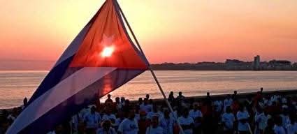 "Esta bandera, este cielo y esta tierra la defenderé, la defenderé, a cualquier precio, la defenderé"💪.❤️🇨🇺
!!Linda Jornada de Jueves!!!
.
#LaPatriaSeDefiende 
#Cuba 
#SanctiSpíritusEnMarcha