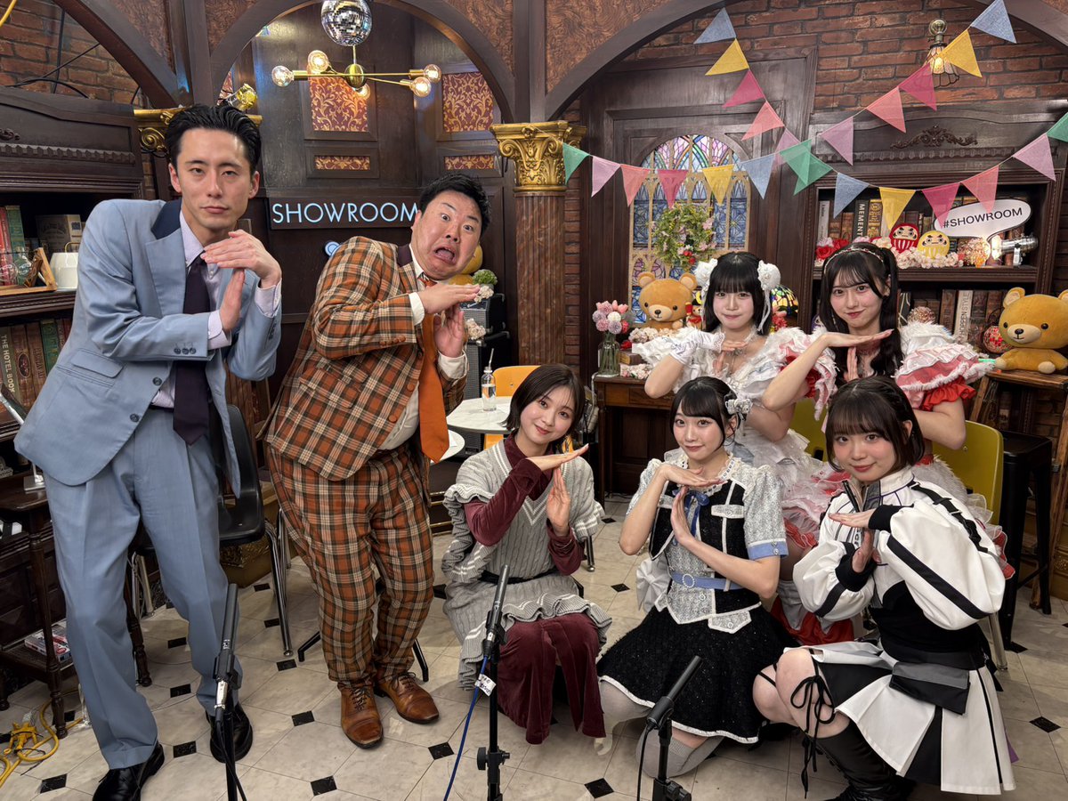 SHOWROOM tweet media