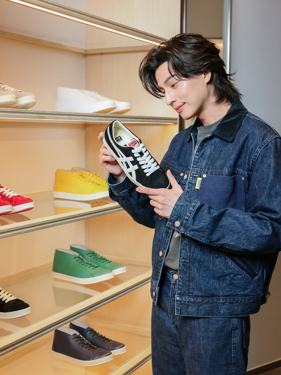 TrendforGulf's tweet photo. IG Updated : gulfkanawut 

Please:
❤LIKE 
💬COMMENT 
🔀SHARE  
🔂REPOST 
⏬️POST SAVED 

GULF X ONITSUKA TIGER OPENING 
#OnitsukaTiger
#NorimakibyOnitsukaTiger
#OnitsukaTigerCentralPark
#GulfKanawut 
@gulfkanawut https://t.co/GgNyB3EwXd